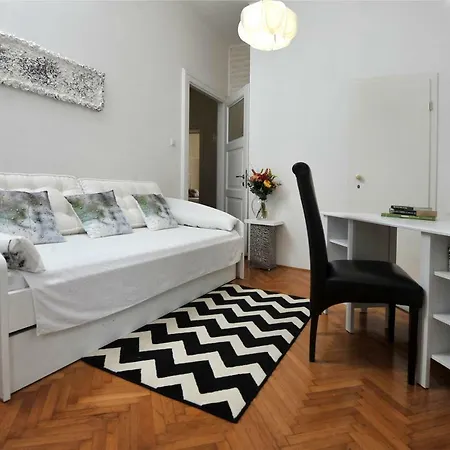 Celtis Apartment *